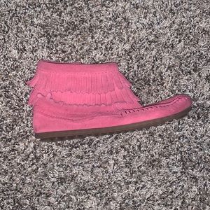 Minnetonka size 13 kids shoes